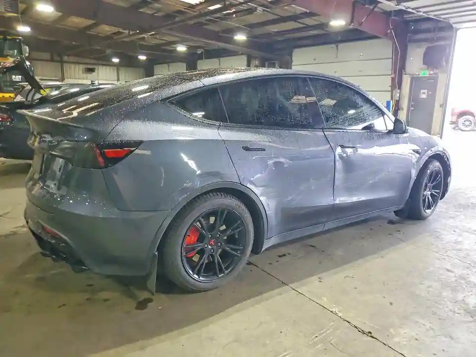 7SAYGDEF0PF740942 2023 TESLA MODEL Y-2