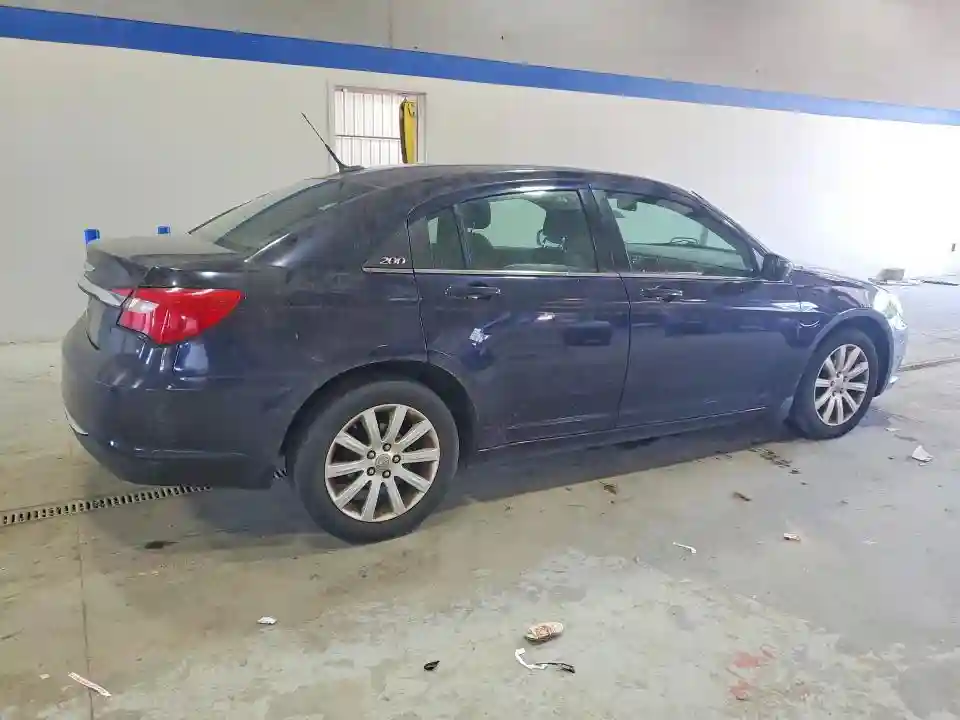 1C3BC1FG2BN525419 2011 CHRYSLER 200-2