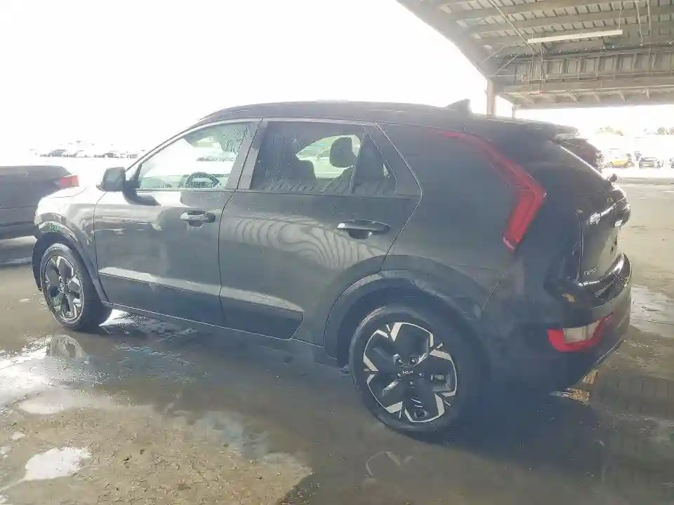 KNDCR3L14P5025795 2023 KIA NIRO-1
