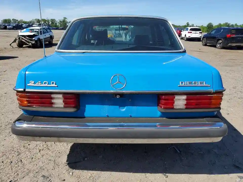 WDBAB23A6CB350612 1982 MERCEDES-BENZ 240-CLASS-5