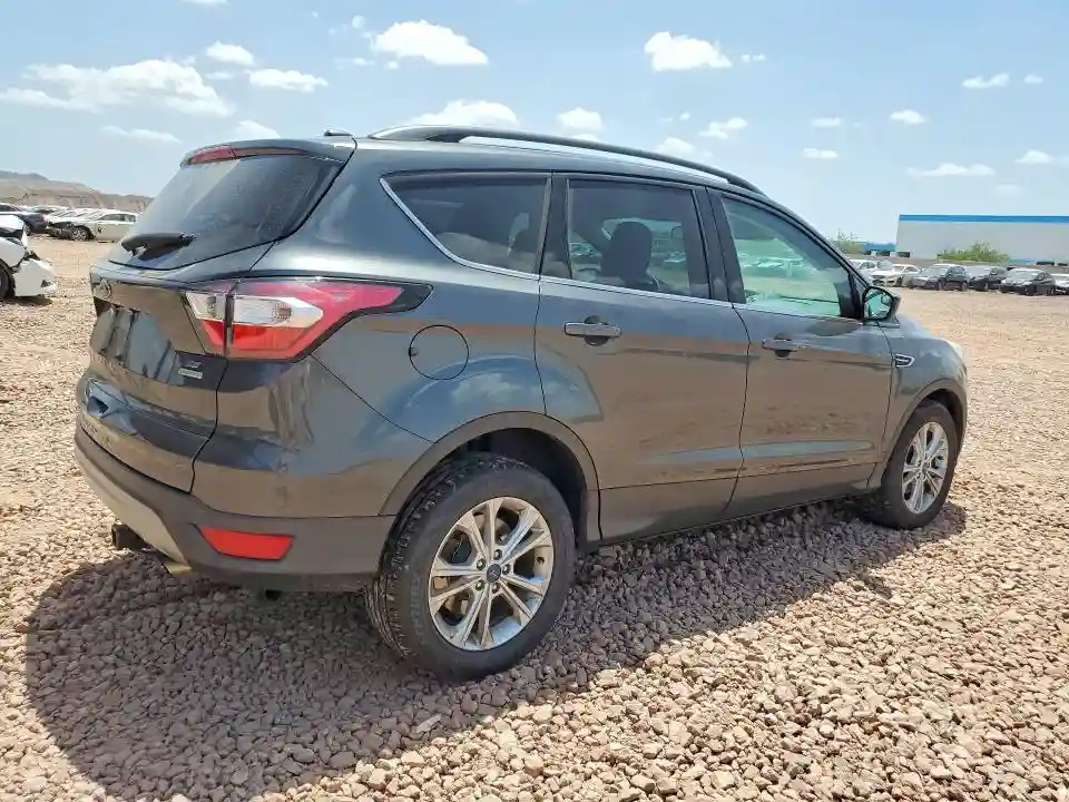 1FMCU0GD5JUA74370 2018 FORD ESCAPE-2