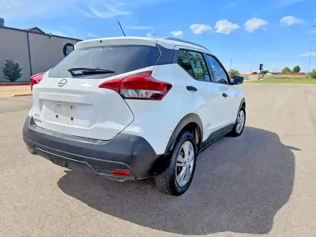 3N1CP5CU6JL540111 2018 NISSAN KICKS-3