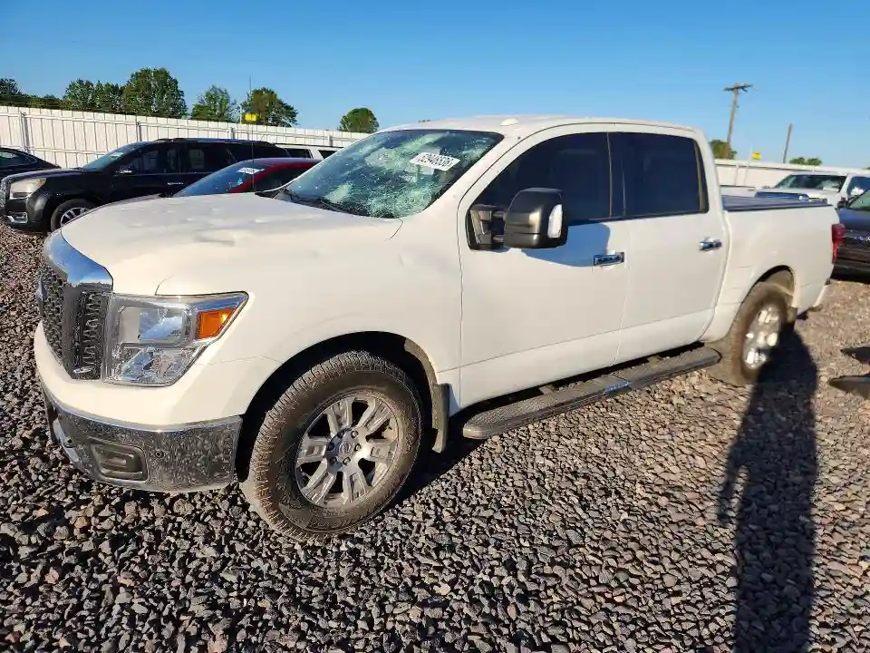 1N6AA1E52JN546649 2018 NISSAN TITAN-0