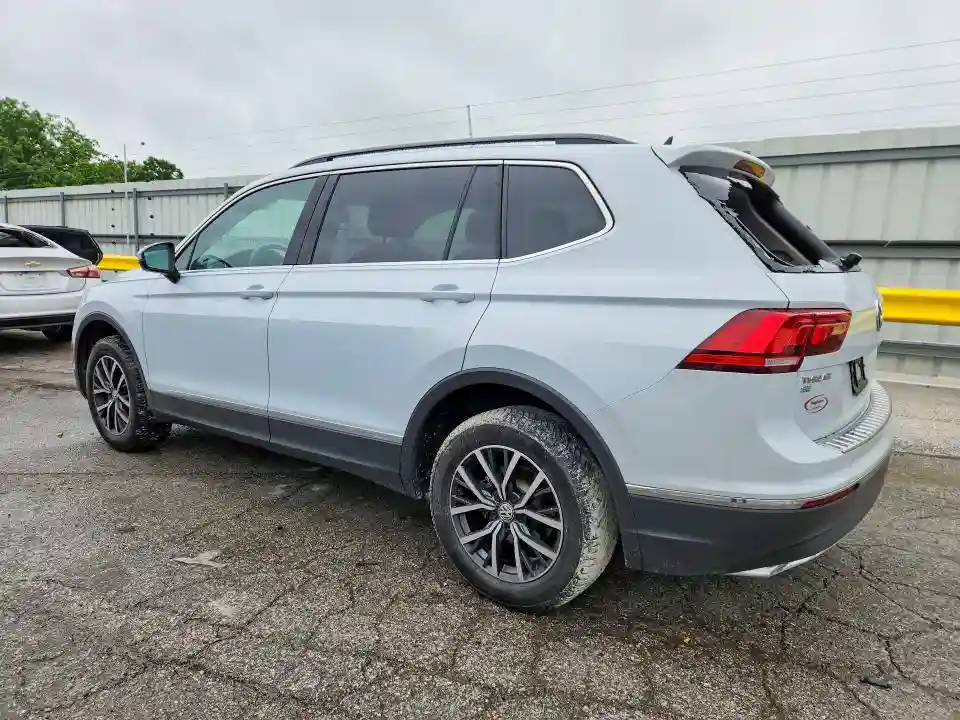 3VV2B7AX0JM205356 2018 VOLKSWAGEN TIGUAN-1