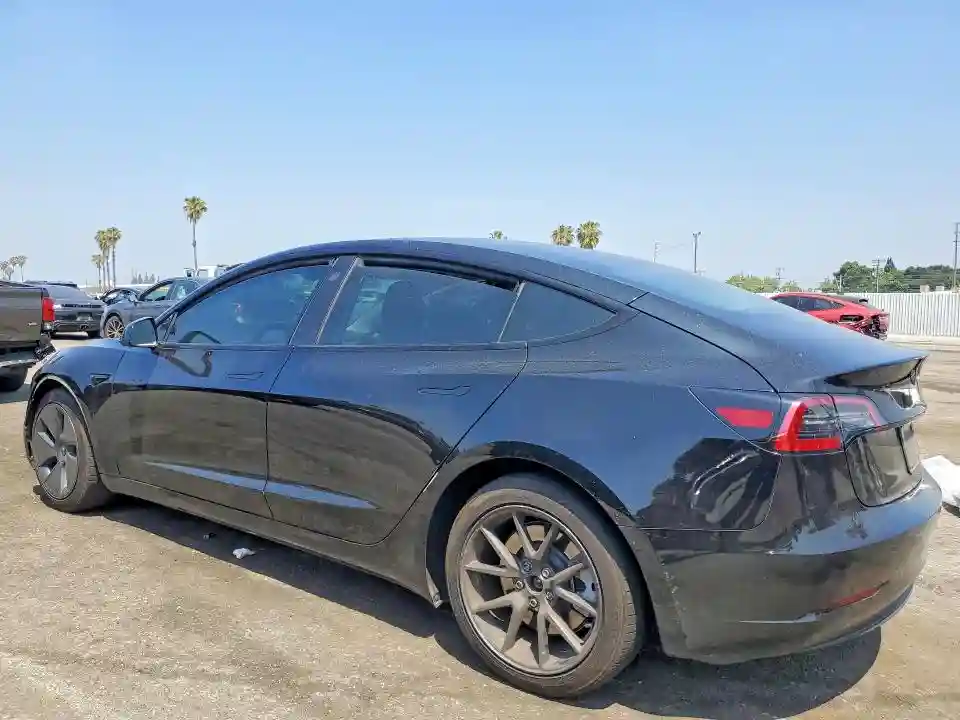 5YJ3E1EA1PF679519 2023 TESLA MODEL 3-1