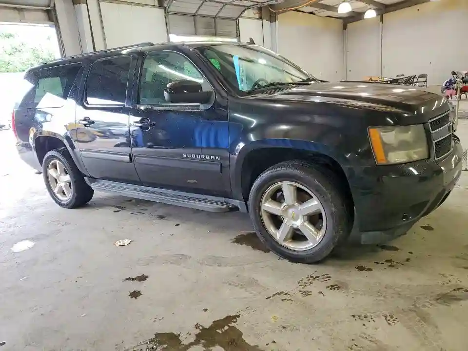 1GNSKJE37BR189943 2011 CHEVROLET SUBURBAN-3