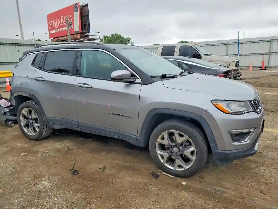 3C4NJDCB1JT265943 2018 JEEP COMPASS-3