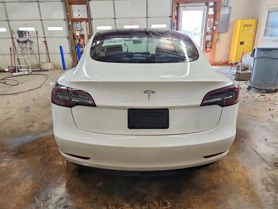 5YJ3E1EAXMF043886 2021 TESLA MODEL 3-5