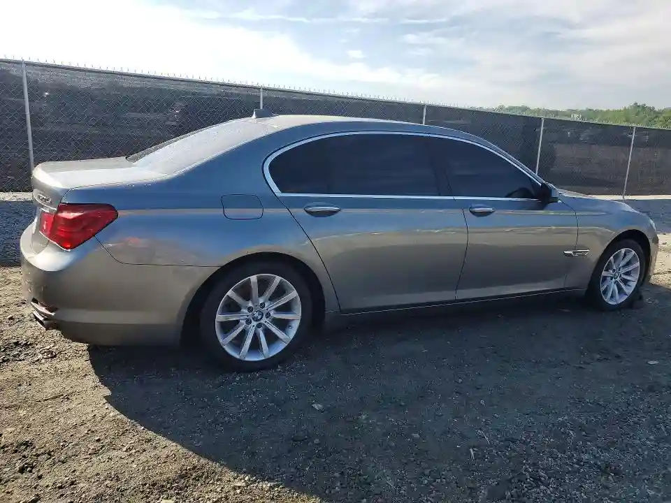 WBAKB8C52CC963698 2012 BMW 7 SERIES-2