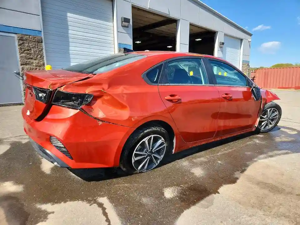3KPF24AD4RE727238 2024 KIA FORTE LXS-2