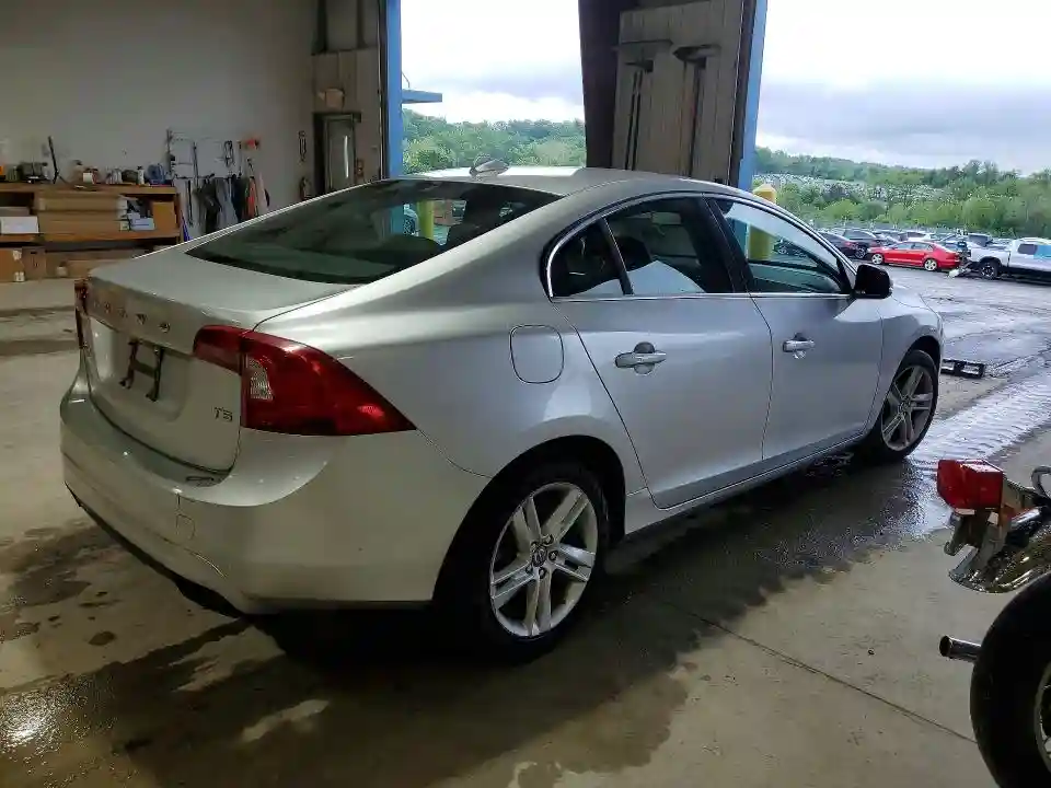 YV1612FS2E2298195 2014 VOLVO S60-2