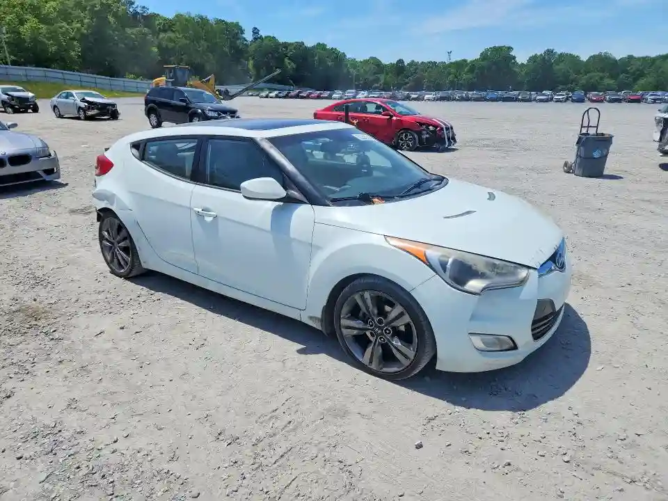 KMHTC6AD2CU073971 2012 HYUNDAI VELOSTER-3