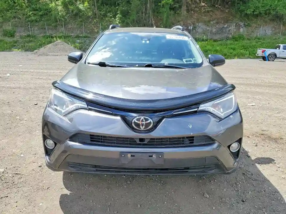 JTMBFREV8JJ250680 2018 TOYOTA RAV4-4