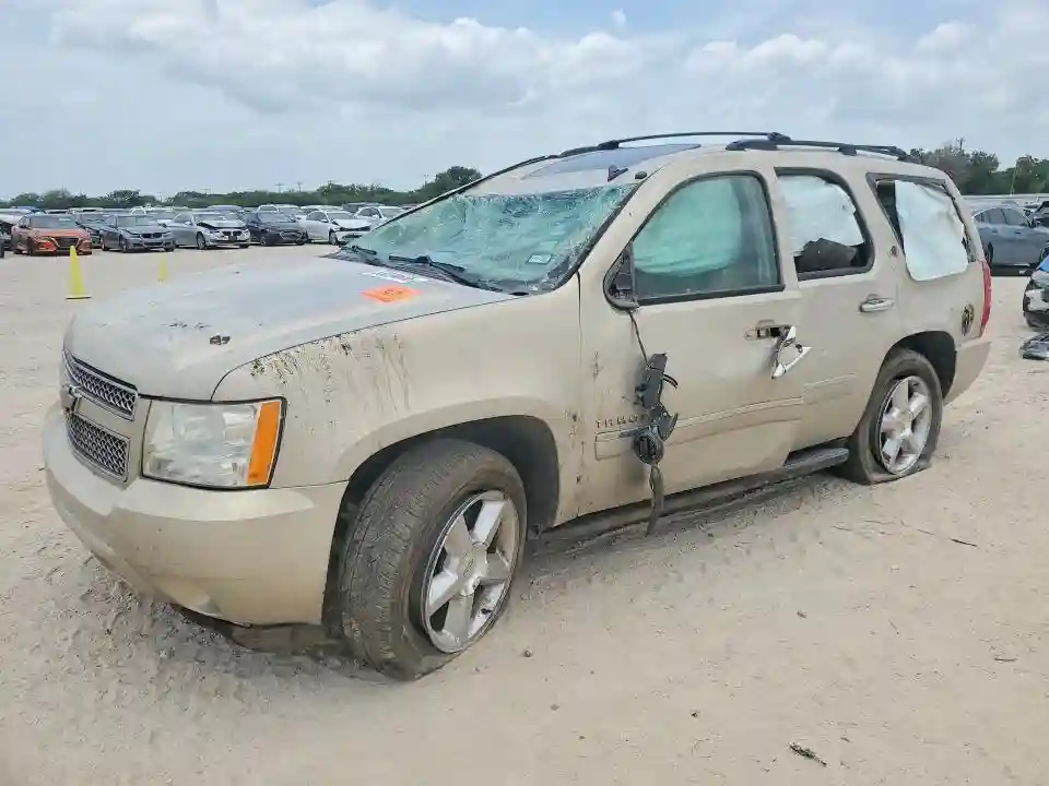 1GNSCCE06BR105366 2011 CHEVROLET TAHOE-0