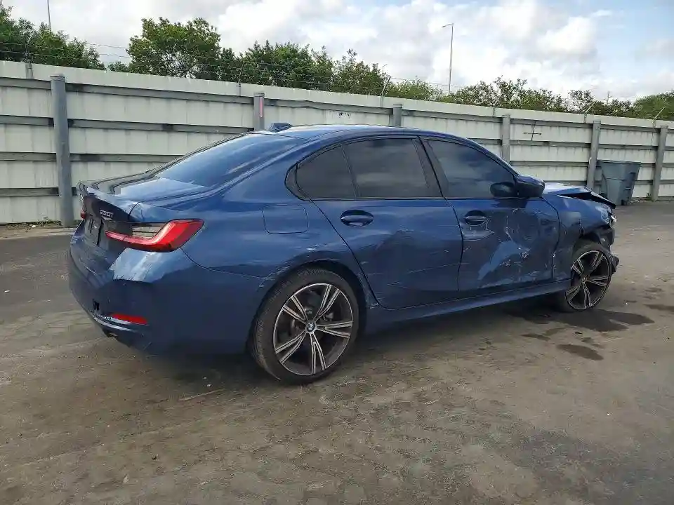 3MW69FF08P8D20478 2023 BMW 3 SERIES-2