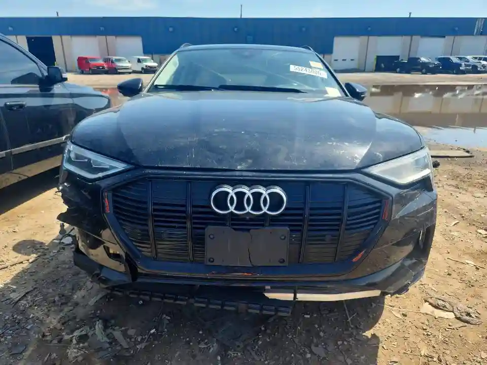 WA1LAAGE1MB020277 2021 AUDI E-TRON-4