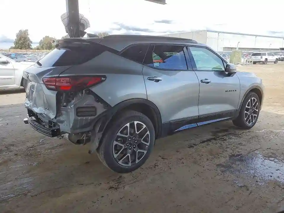 3GNKBERS2SS203995 2025 CHEVROLET BLAZER-2