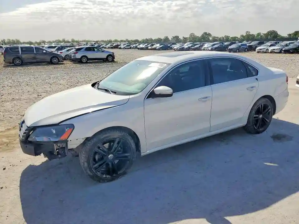 1VWBS7A36EC112132 2014 VOLKSWAGEN PASSAT-0