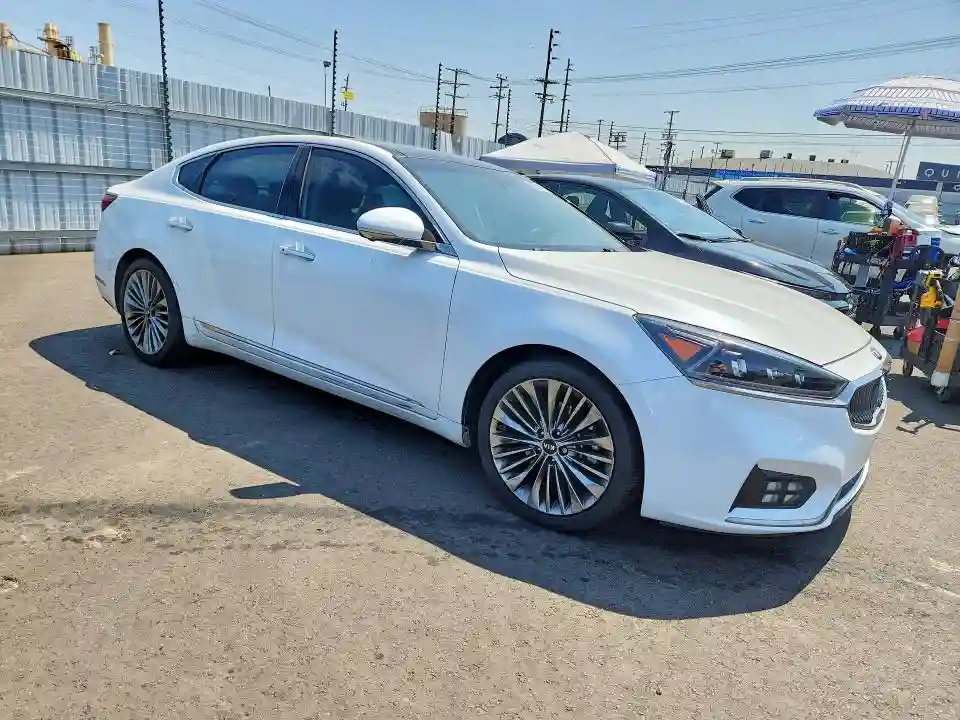 KNALC4J10H5093407 2017 KIA CADENZA-3