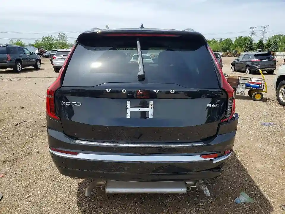YV4062PE4T1461421 2026 VOLVO XC90-5