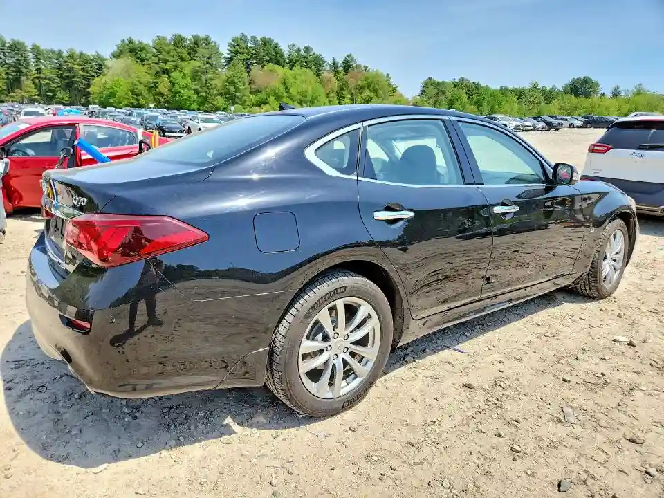 JN1BY1AR0KM585326 2019 INFINITI Q70-2