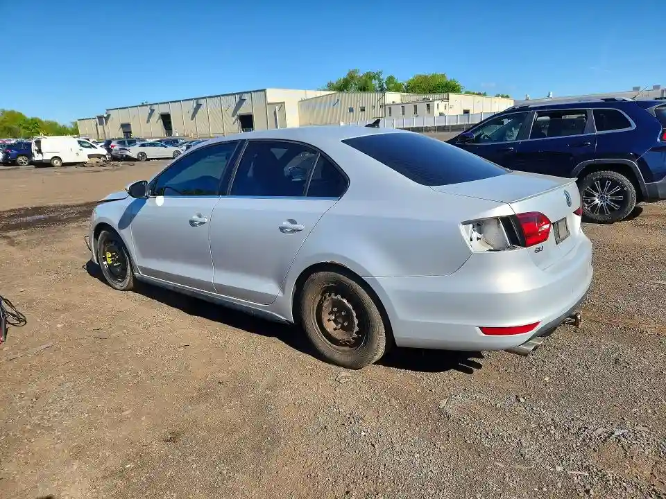 3VW5A7AJXDM225352 2013 VOLKSWAGEN JETTA-1