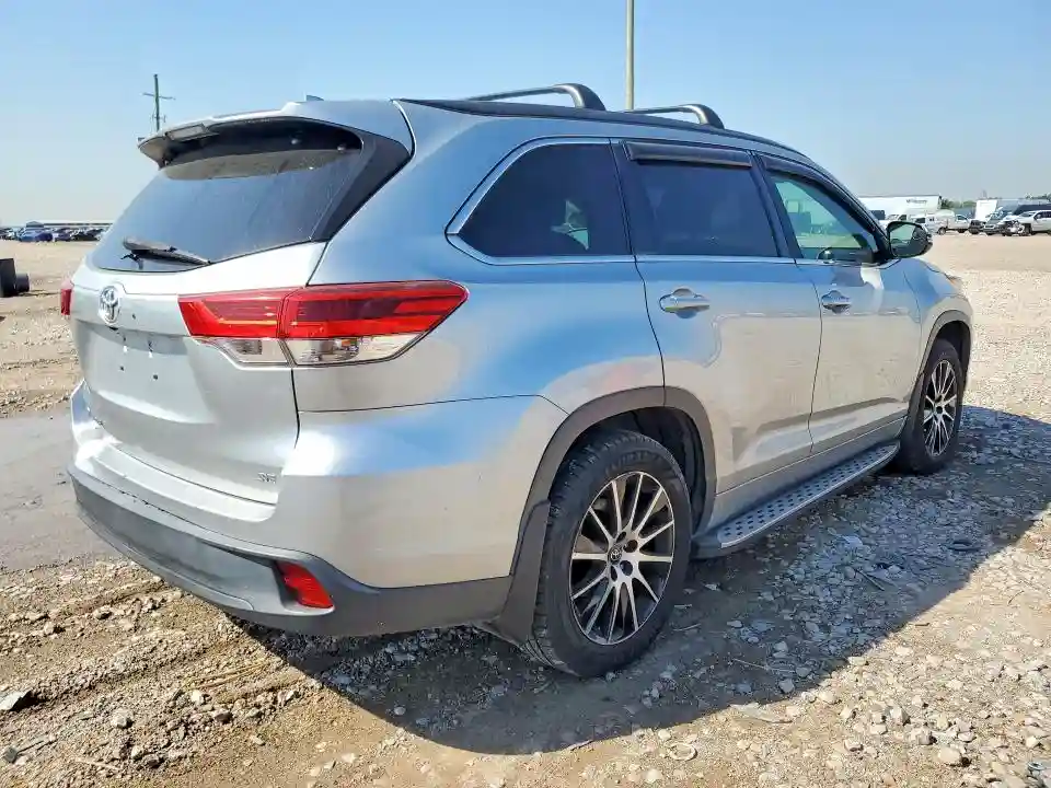 5TDKZRFH4HS517701 2017 TOYOTA HIGHLANDER-2