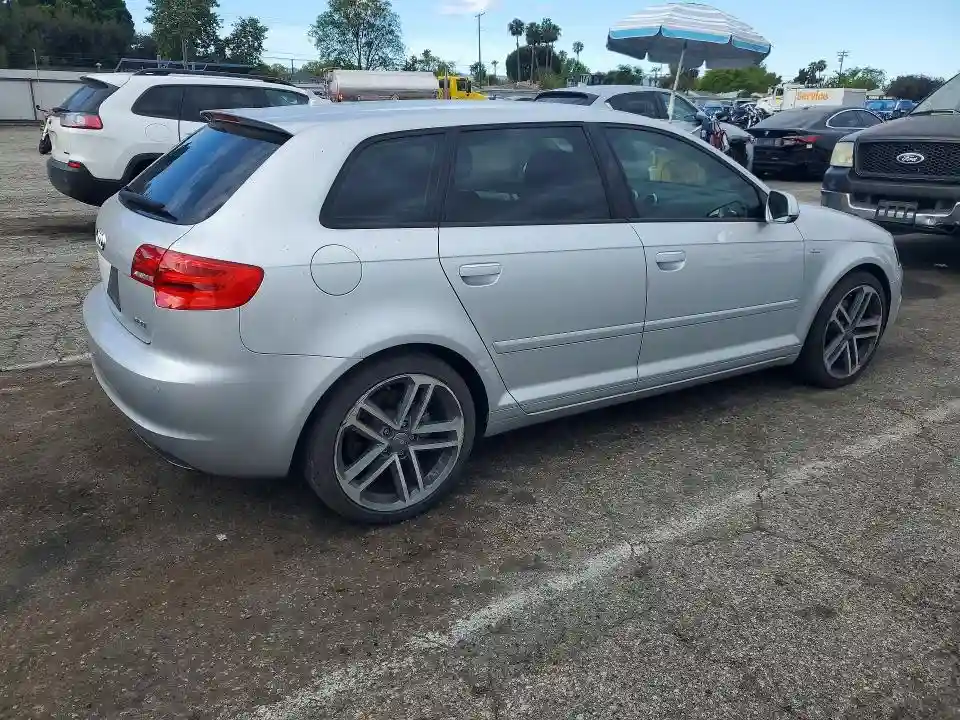 WAUKEAFM1CA136384 2012 AUDI A3-2
