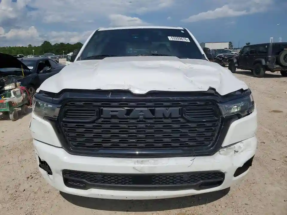 1C6SRFFPXSN518913 2025 RAM 1500-4