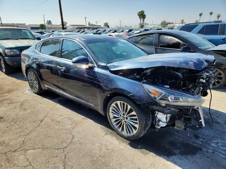 KNALC4J14J5104852 2018 KIA CADENZA-3