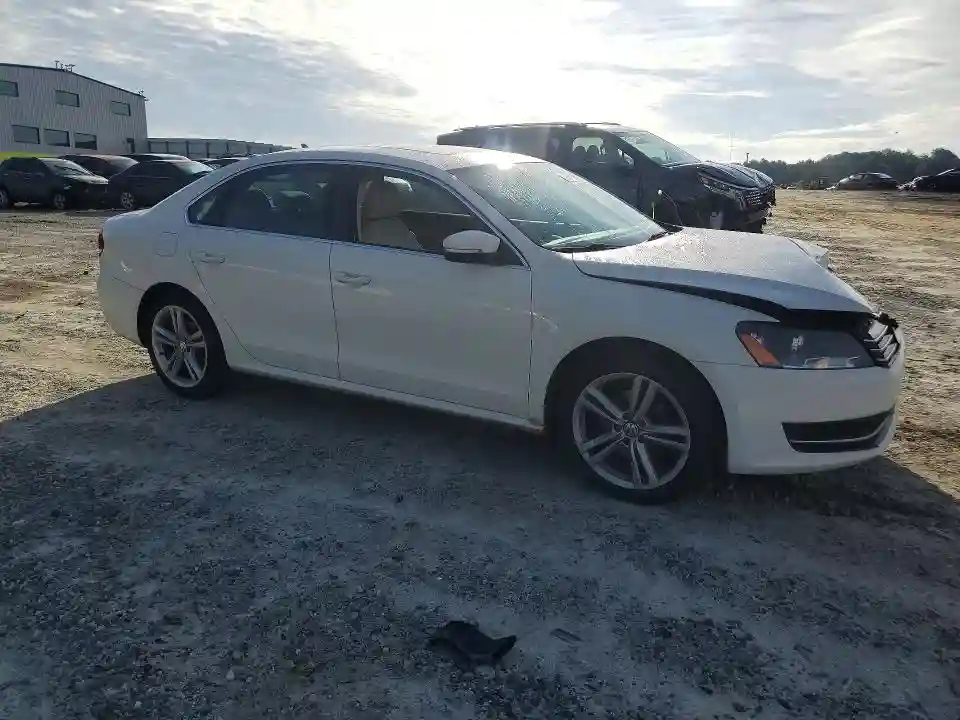 1VWBS7A38EC100824 2014 VOLKSWAGEN PASSAT-3