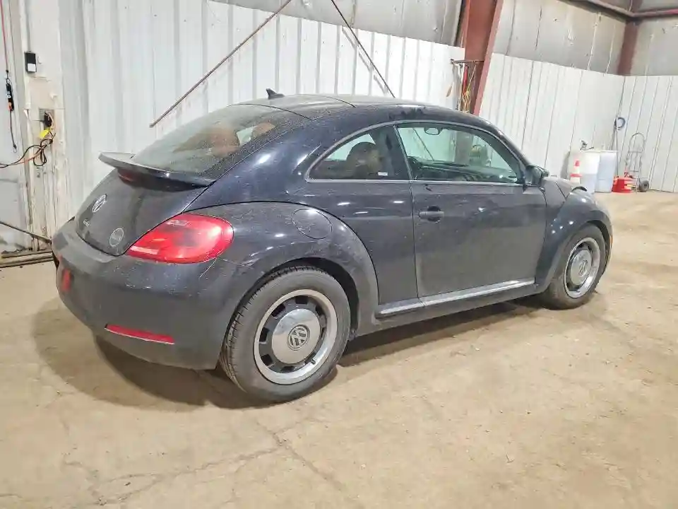 3VWF17AT6GM634202 2016 VOLKSWAGEN BEETLE-2