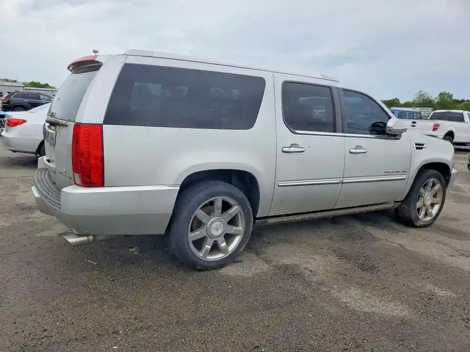 1GYUKJEF8AR260801 2010 CADILLAC ESCALADE-2