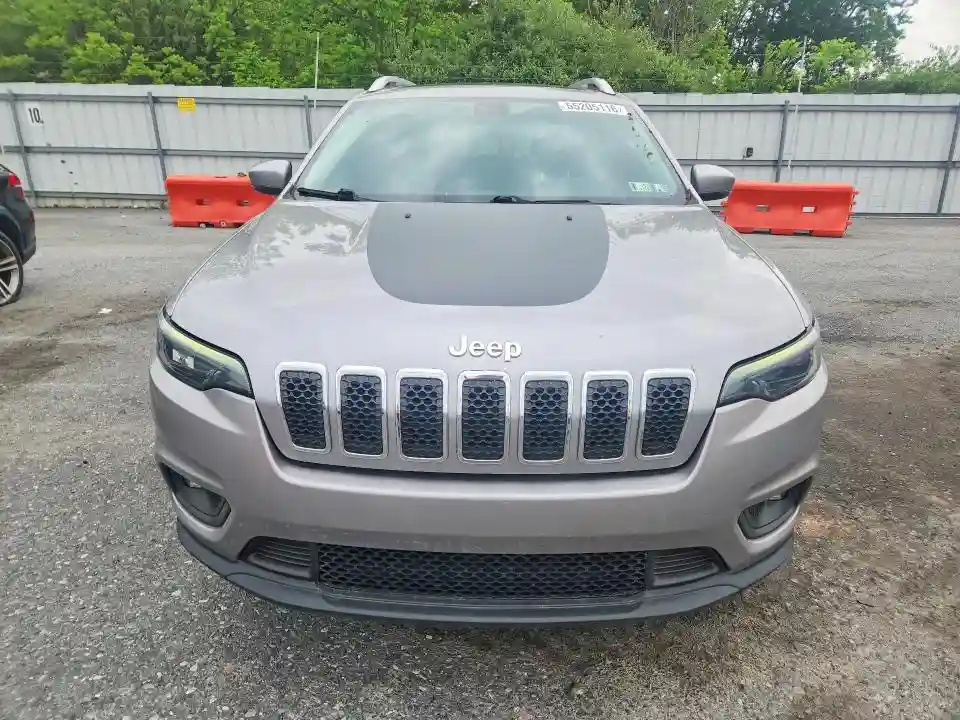 1C4PJMLB5KD401765 2019 JEEP CHEROKEE-4