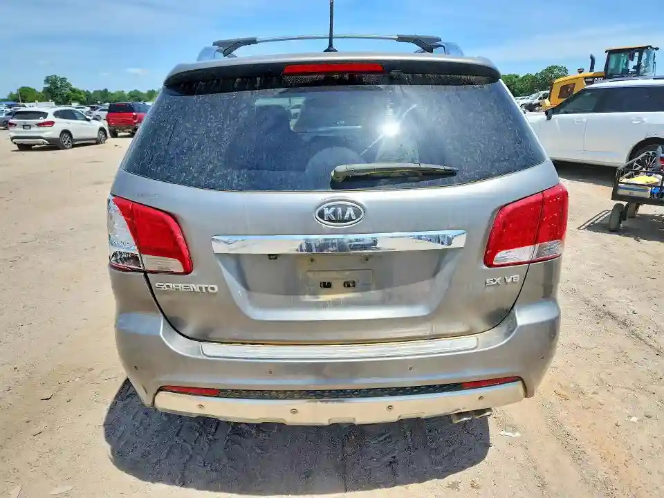 5XYKW4A26CG243325 2012 KIA SORENTO-5