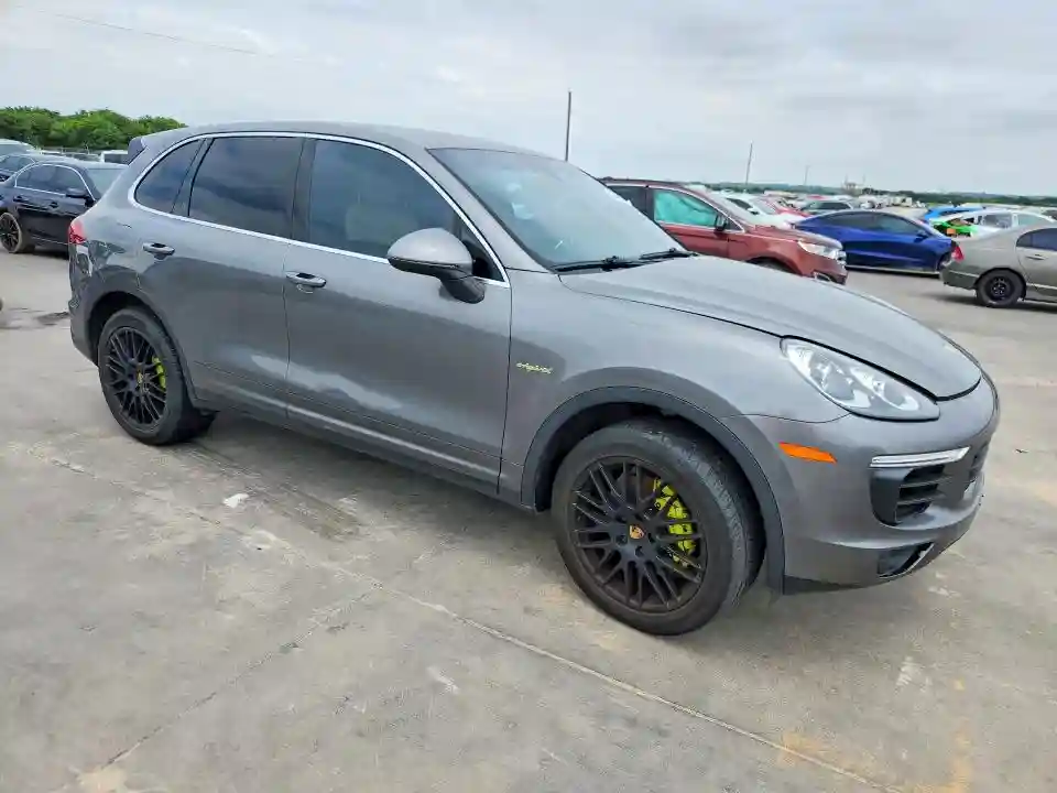 WP1AE2A2XFLA53845 2015 PORSCHE CAYENNE-3