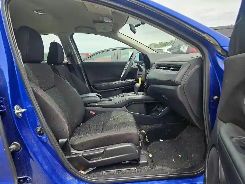 3CZRU6H3XJG729613 2018 HONDA HR-V-4