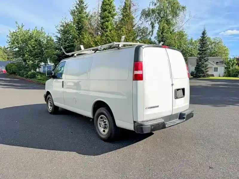 1GCWGAFPXJ1186254 2018 CHEVROLET EXPRESS-2