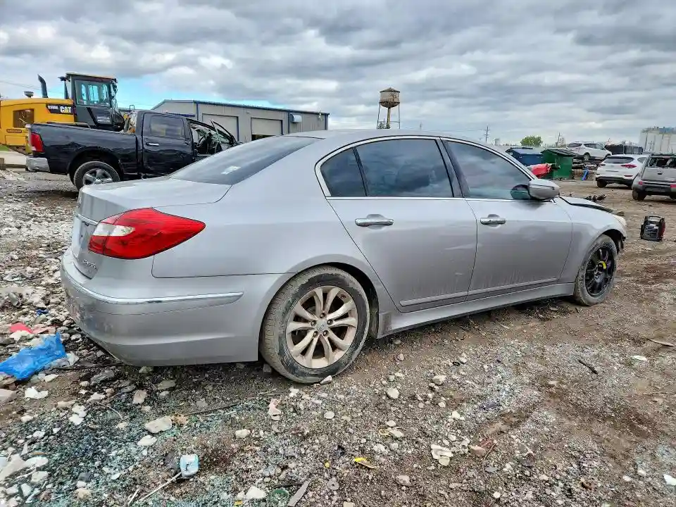 KMHGC4DD4DU240835 2013 HYUNDAI GENESIS-2
