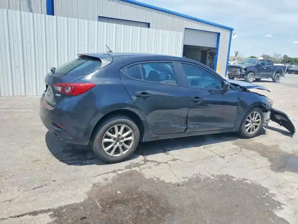 3MZBN1K74JM260178 2018 MAZDA 3-2