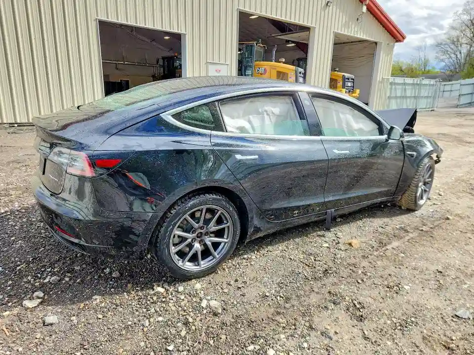 5YJ3E1EB8JF184315 2018 TESLA MODEL 3-2