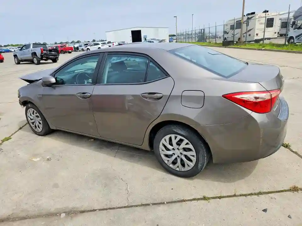 2T1BURHE9JC016786 2018 TOYOTA COROLLA-1
