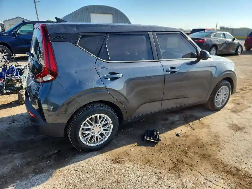 KNDJ23AU3M7754265 2021 KIA SOUL-2