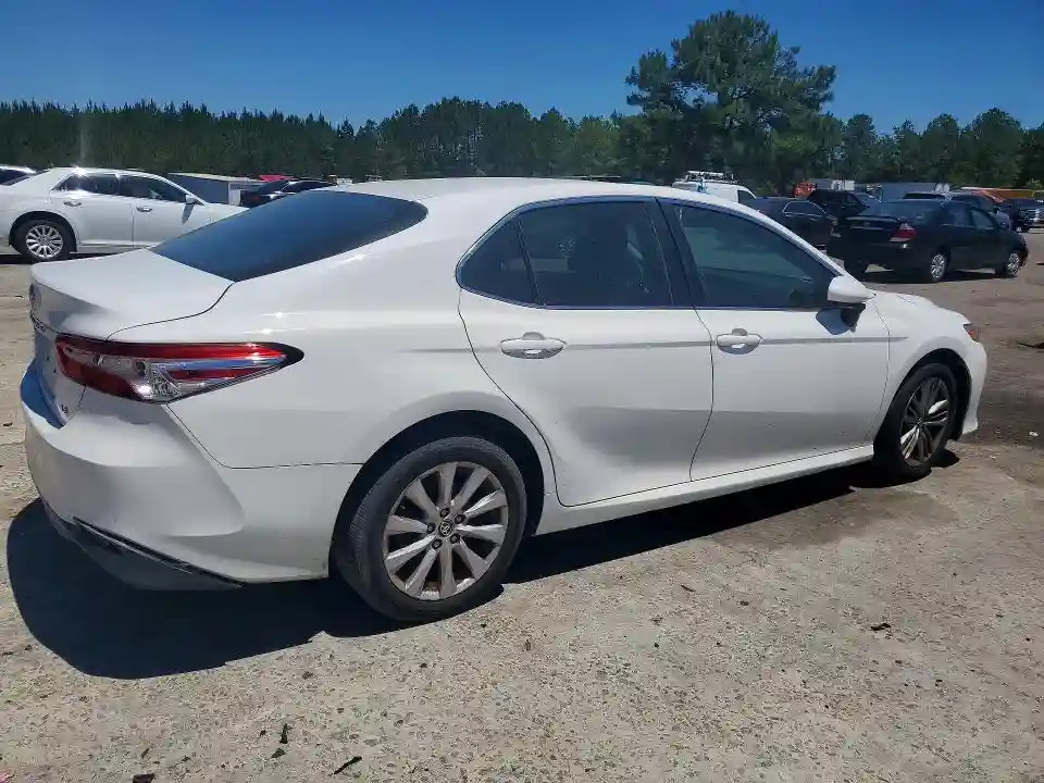 4T1B11HK6JU051879 2018 TOYOTA CAMRY-2