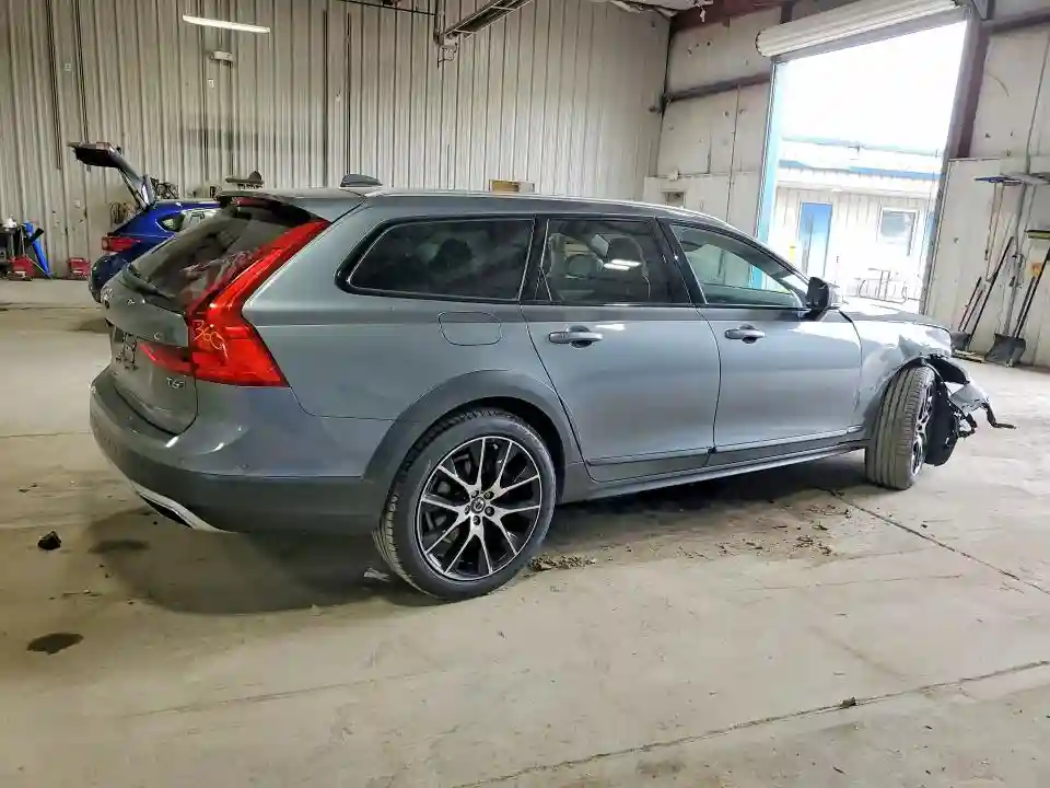 YV4A22NLXJ1022500 2018 VOLVO V90-2