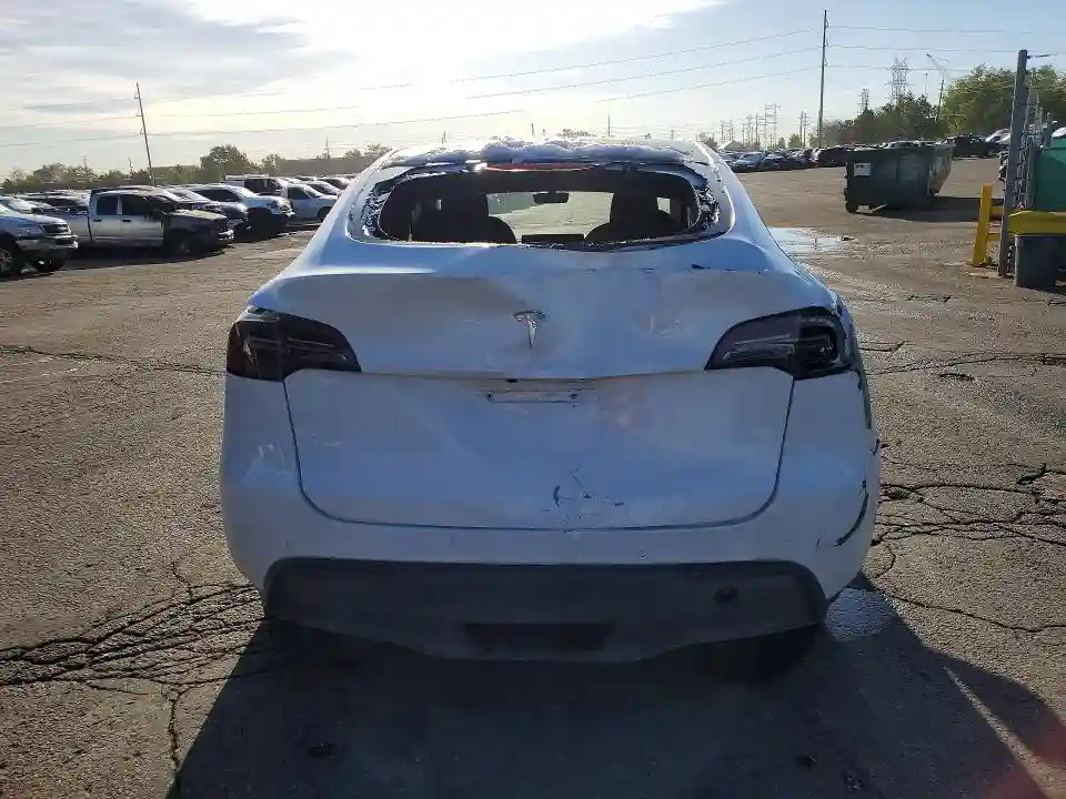 7SAYGDEE9NA010187 2022 TESLA MODEL Y-5