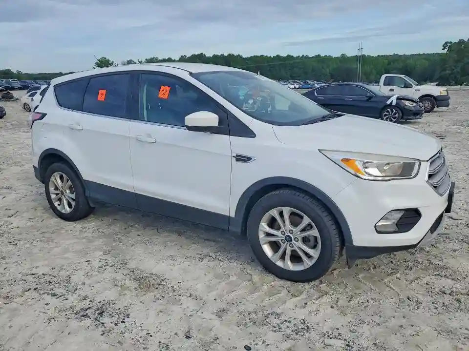 1FMCU0GD8JUA35675 2018 FORD ESCAPE-3