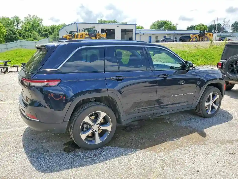 1C4RJYB67P8774388 2023 JEEP CHEROKEE-2