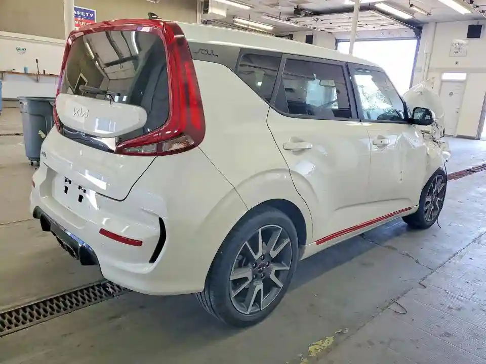 KNDJ53AF6N7835576 2022 KIA SOUL-2
