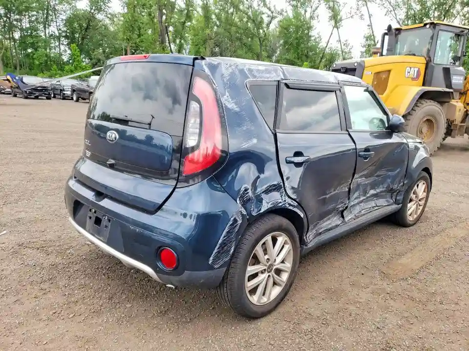 KNDJP3A59J7512697 2018 KIA SOUL-2